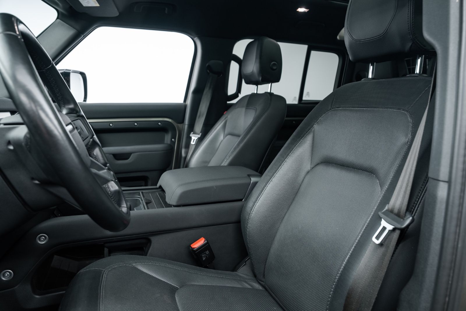 Fahrzeugabbildung Land Rover Defender 110 X-Dynamic SE EXPLORER/BLACK/PPF