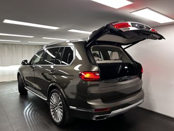 BMW X7 - 11