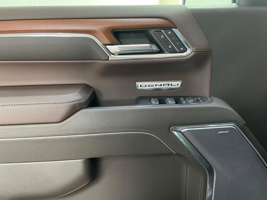 Fahrzeugabbildung GMC SIERRA DENALI MY 2023 HUD-360°-TAILGATE-SOFORT!!