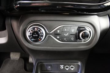 Fahrzeugabbildung Renault Twingo E-Tech Urban Night *Jetzt bestellen*