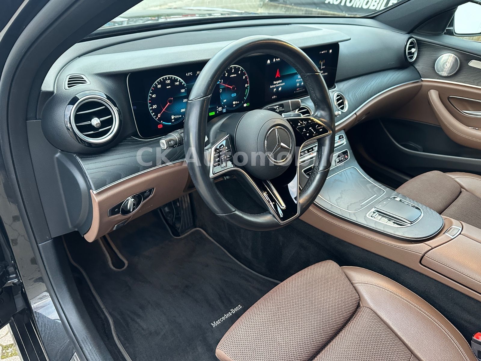 Fahrzeugabbildung Mercedes-Benz E 300de T 4Matic Avantgarde/Navi/360°Kam/LED/AHK