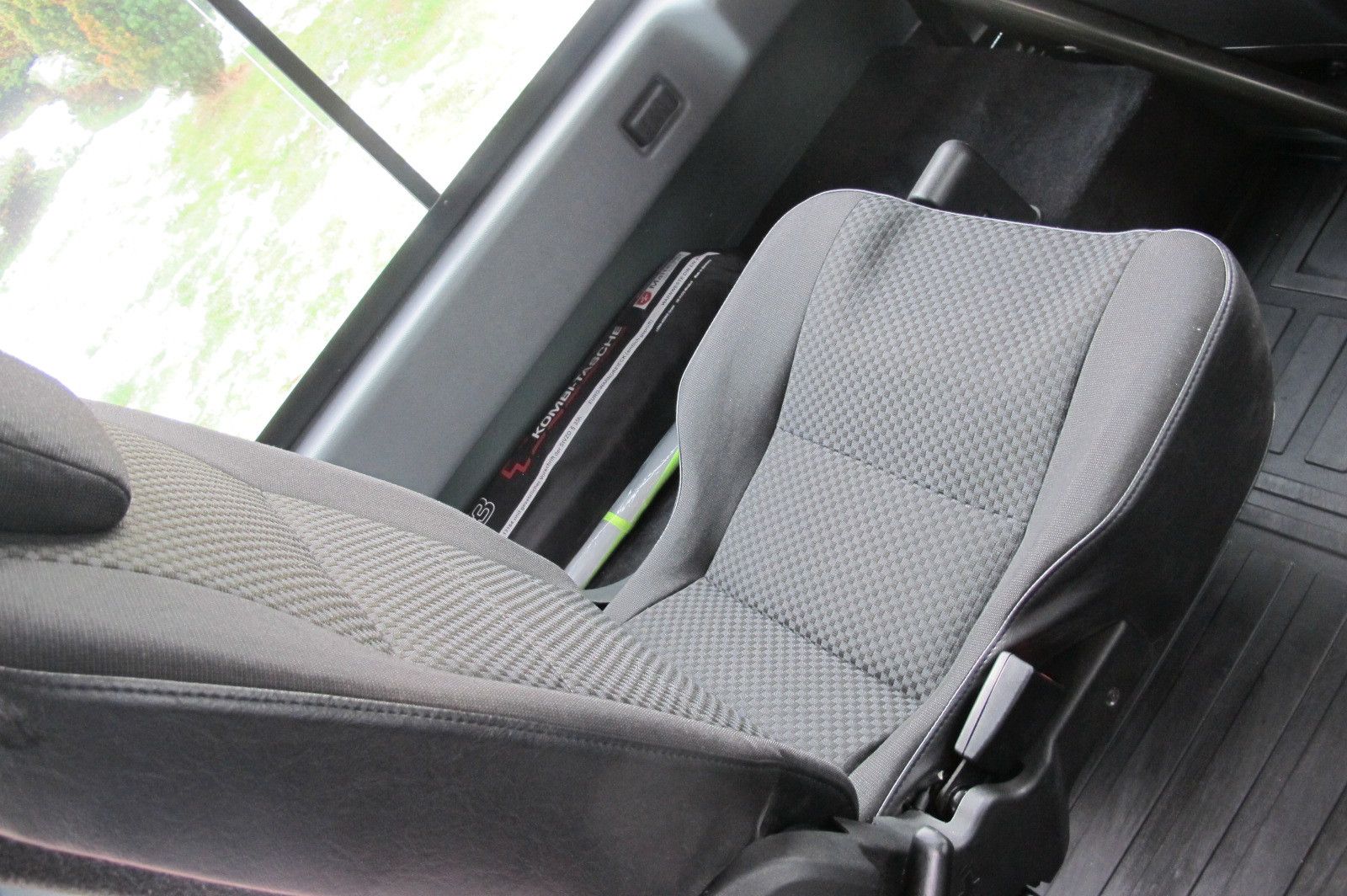 Fahrzeugabbildung Land Rover Defender 90 E Station Wagon