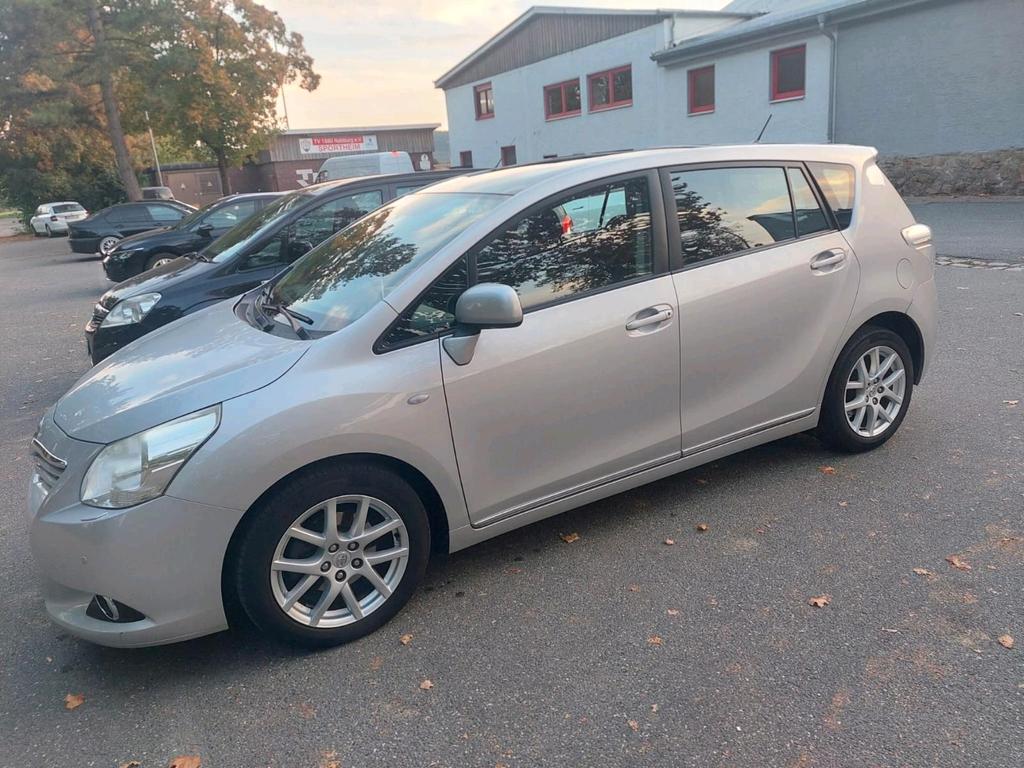 Toyota Verso 2.0 Diesel 126 PS 7 Sitze