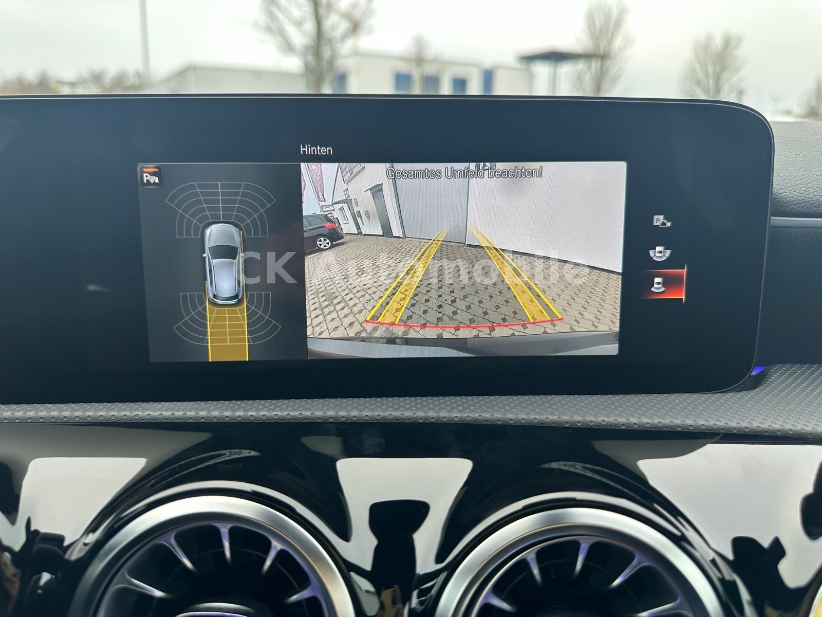 Fahrzeugabbildung Mercedes-Benz A 250e AMG-Line/Night-Paket/Navi/LED/Kamera