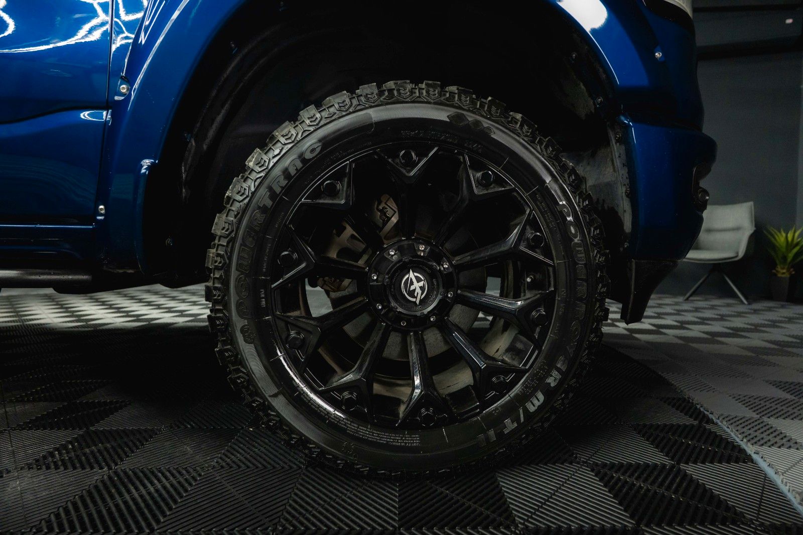 Fahrzeugabbildung Dodge RAM 5.7 V8 HEMI 4x4 OFFROAD Night Limited 19%