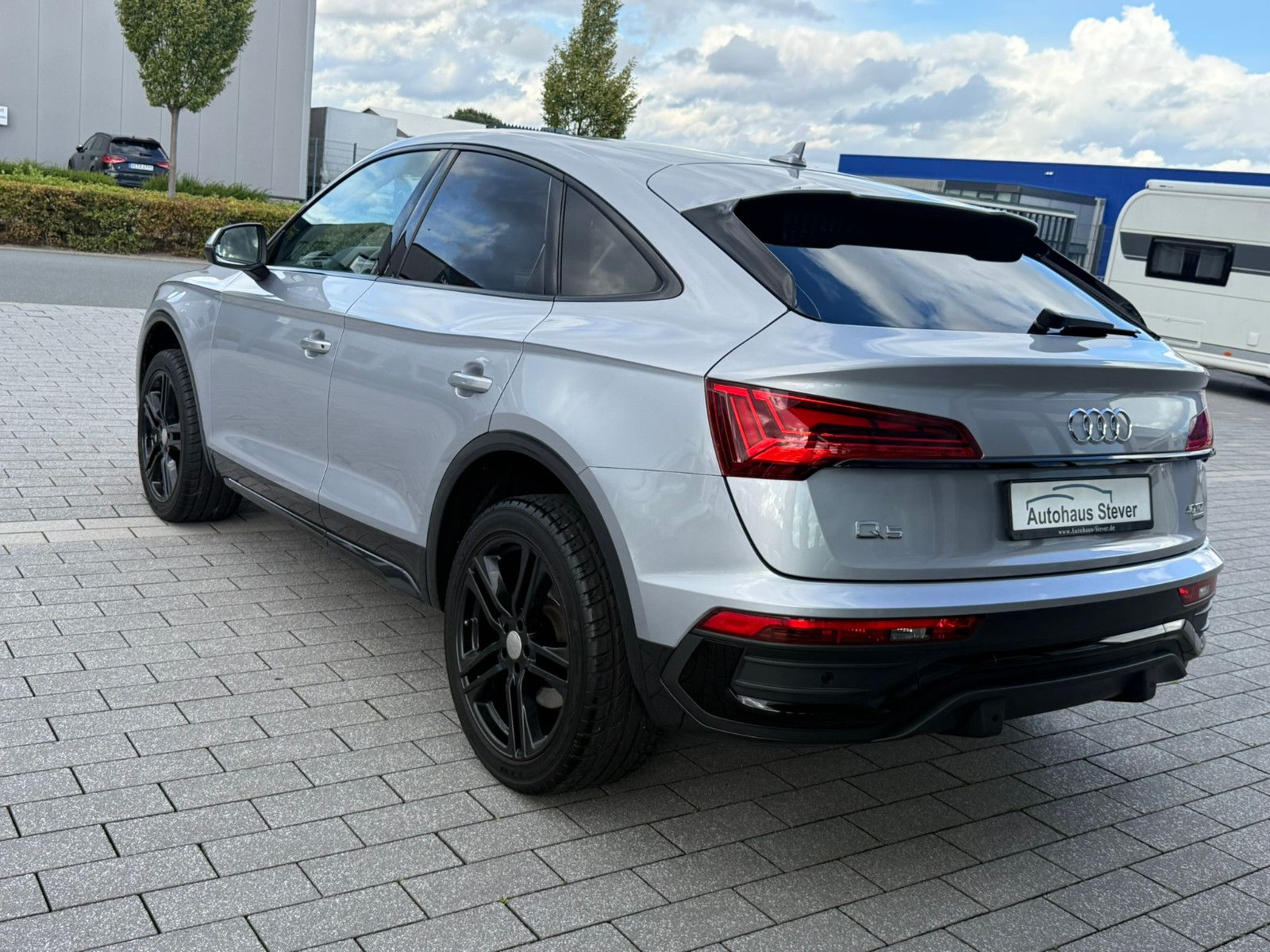 Fahrzeugabbildung Audi Q5 Sportback 40 TDI quattro advanced