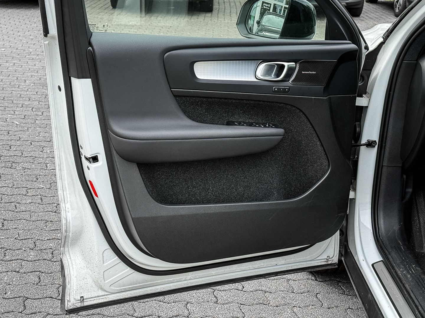 Volvo XC40 B3 B Ultra Black Edition 2WD StandHZG AHK M foto 15