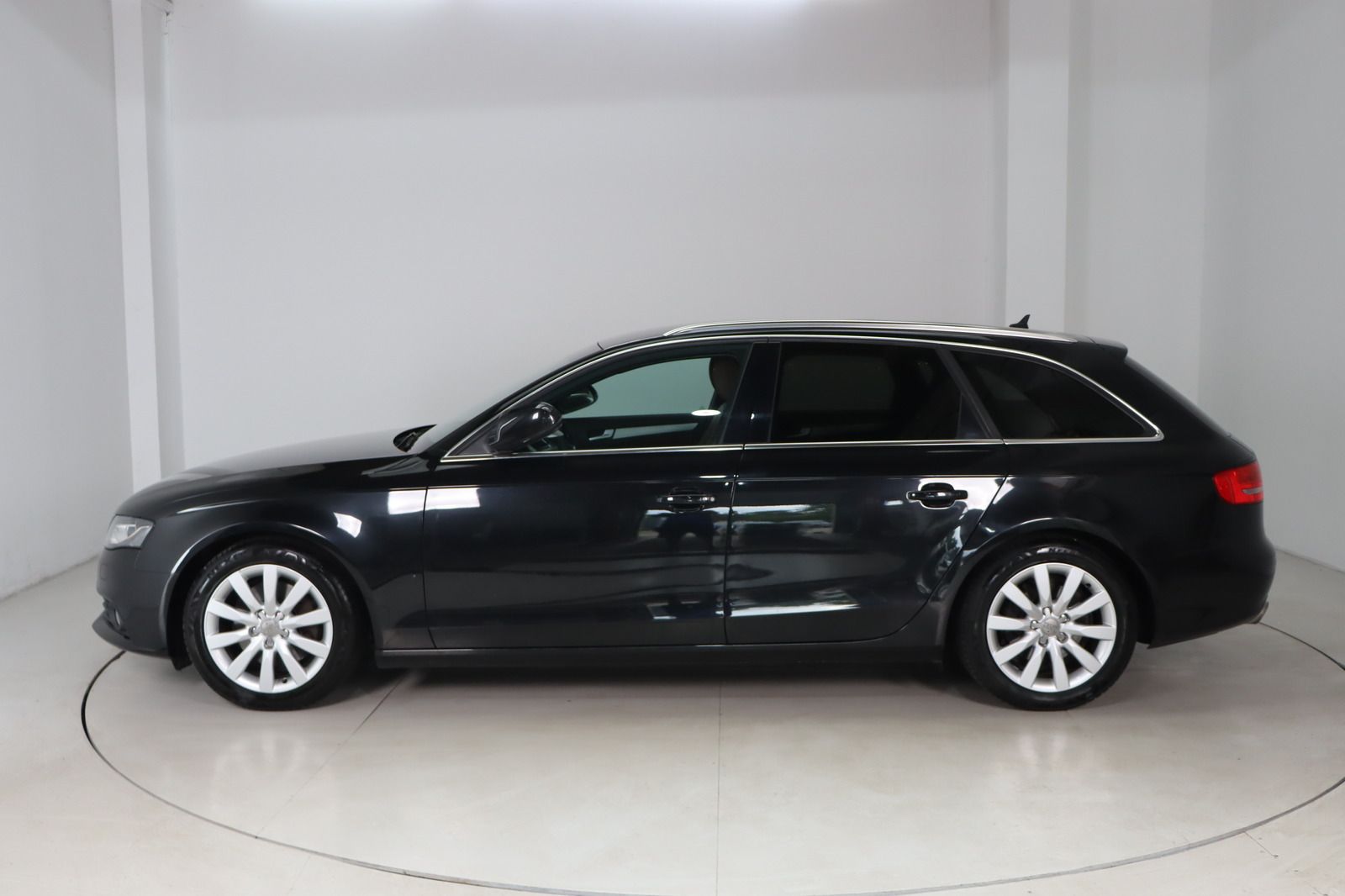 Fahrzeugabbildung Audi A4 2.0 TFSI quattro Avant * BI-Xenon * Navi *