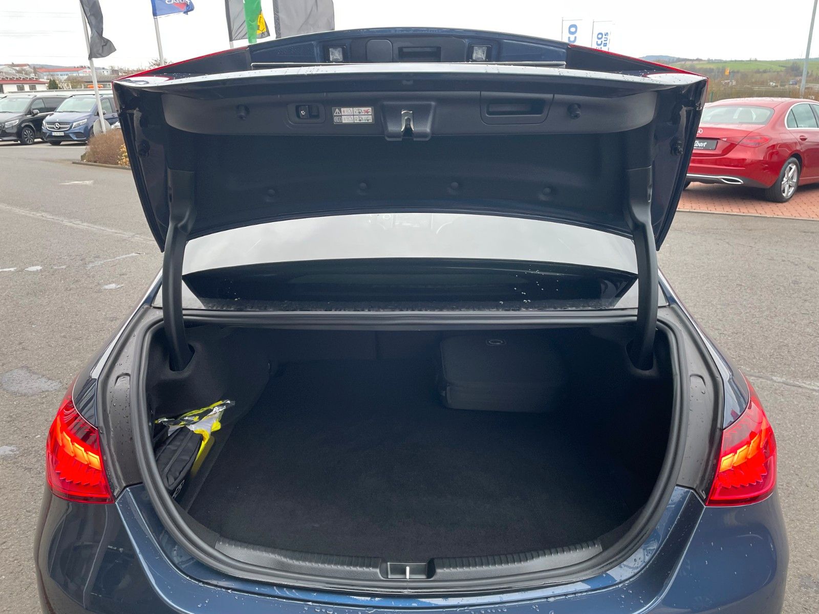 Fahrzeugabbildung Mercedes-Benz C 300de AMG+Distr+Digital+Pano+AHK+360+Night