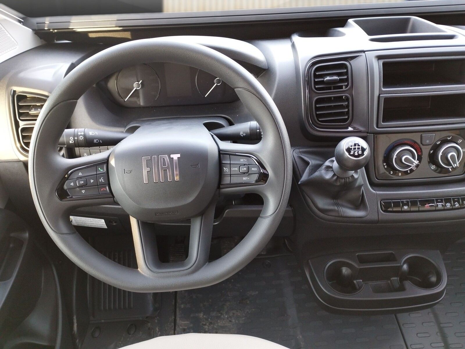 Fahrzeugabbildung Karmann Dexter DE 600