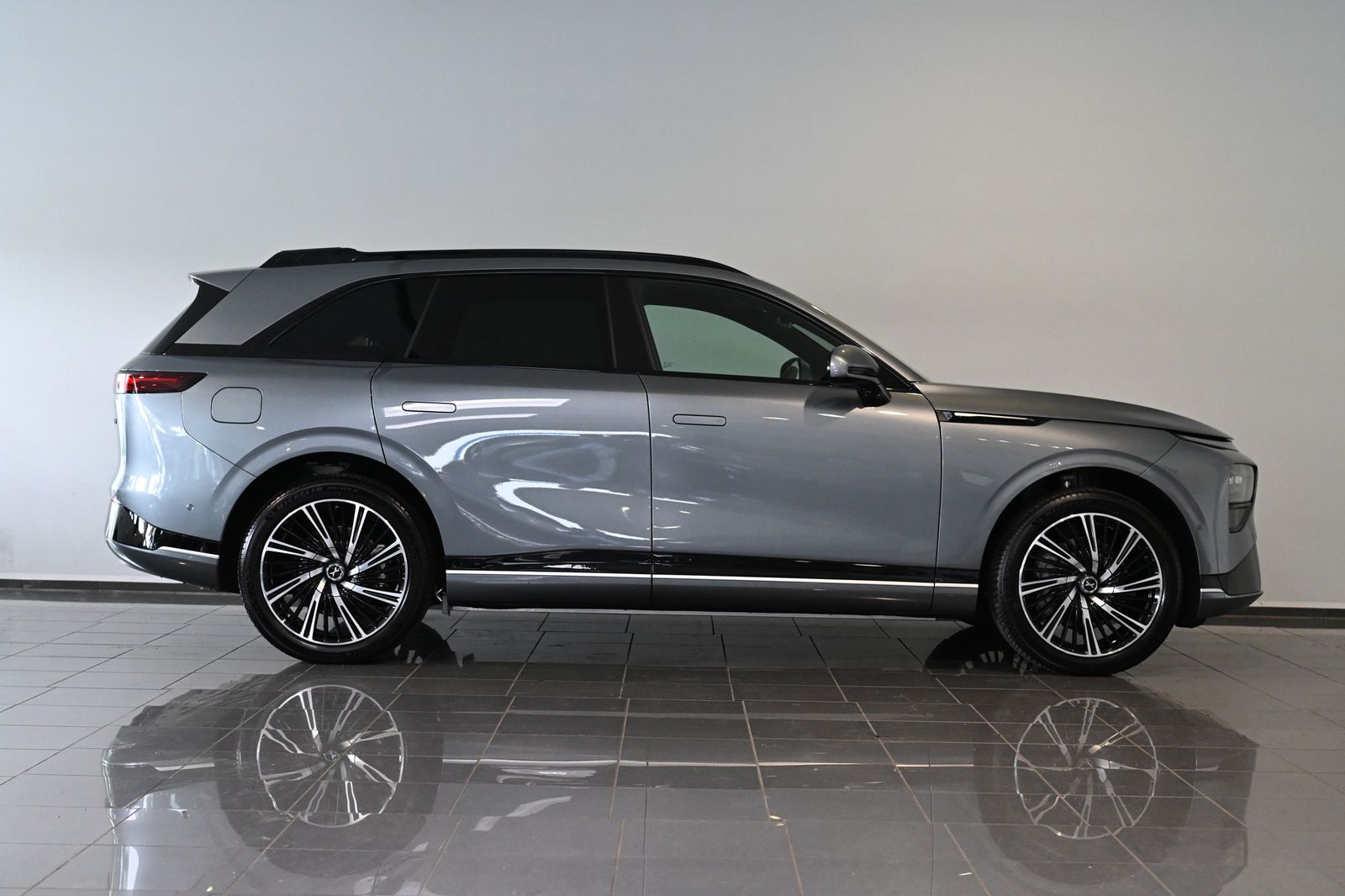XPENG G9