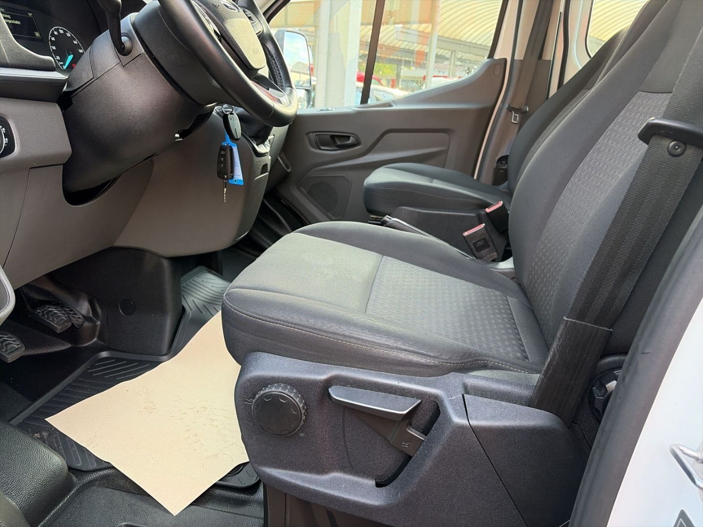 Fahrzeugabbildung Ford Transit Pritsche 350 L3 DoKa Trend StandHZG AHK