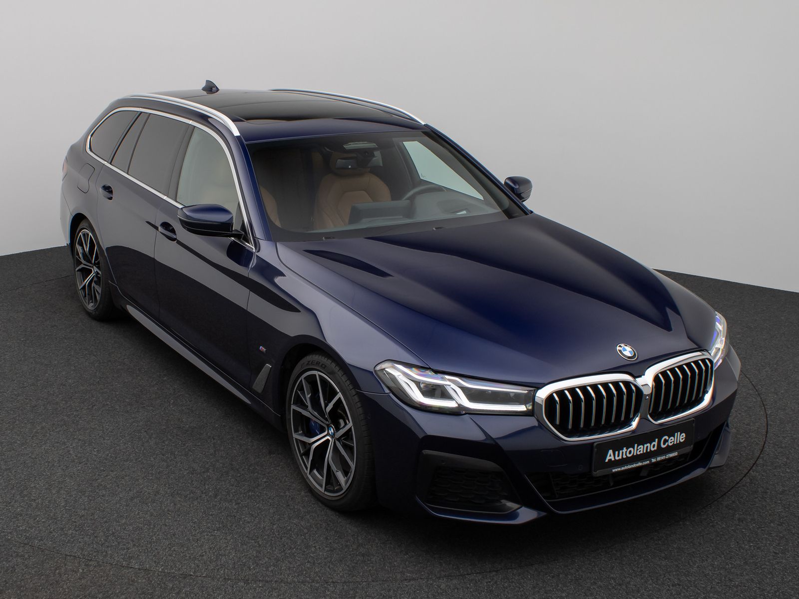 Fahrzeugabbildung BMW 530d M Sport Panorama 360°Laser HUD HiFi SoftCL
