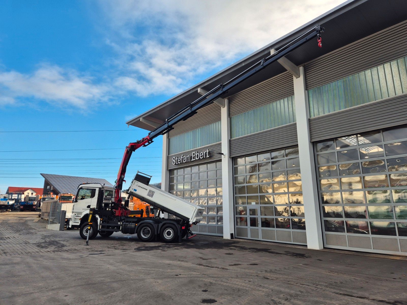 Fahrzeugabbildung MAN TGS 28.510 6x4-4 BL Palfinger PK24.001 Funk AHK