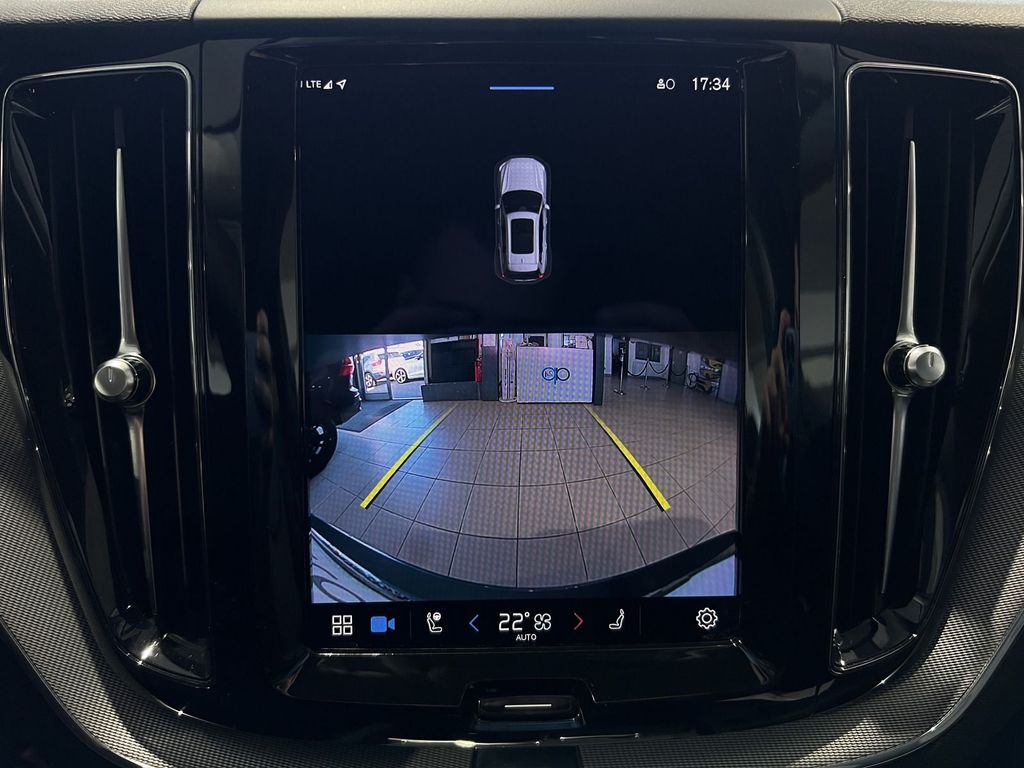Volvo XC60 T6 Plus Dark Recharge AWD ACC Pano H/K LED