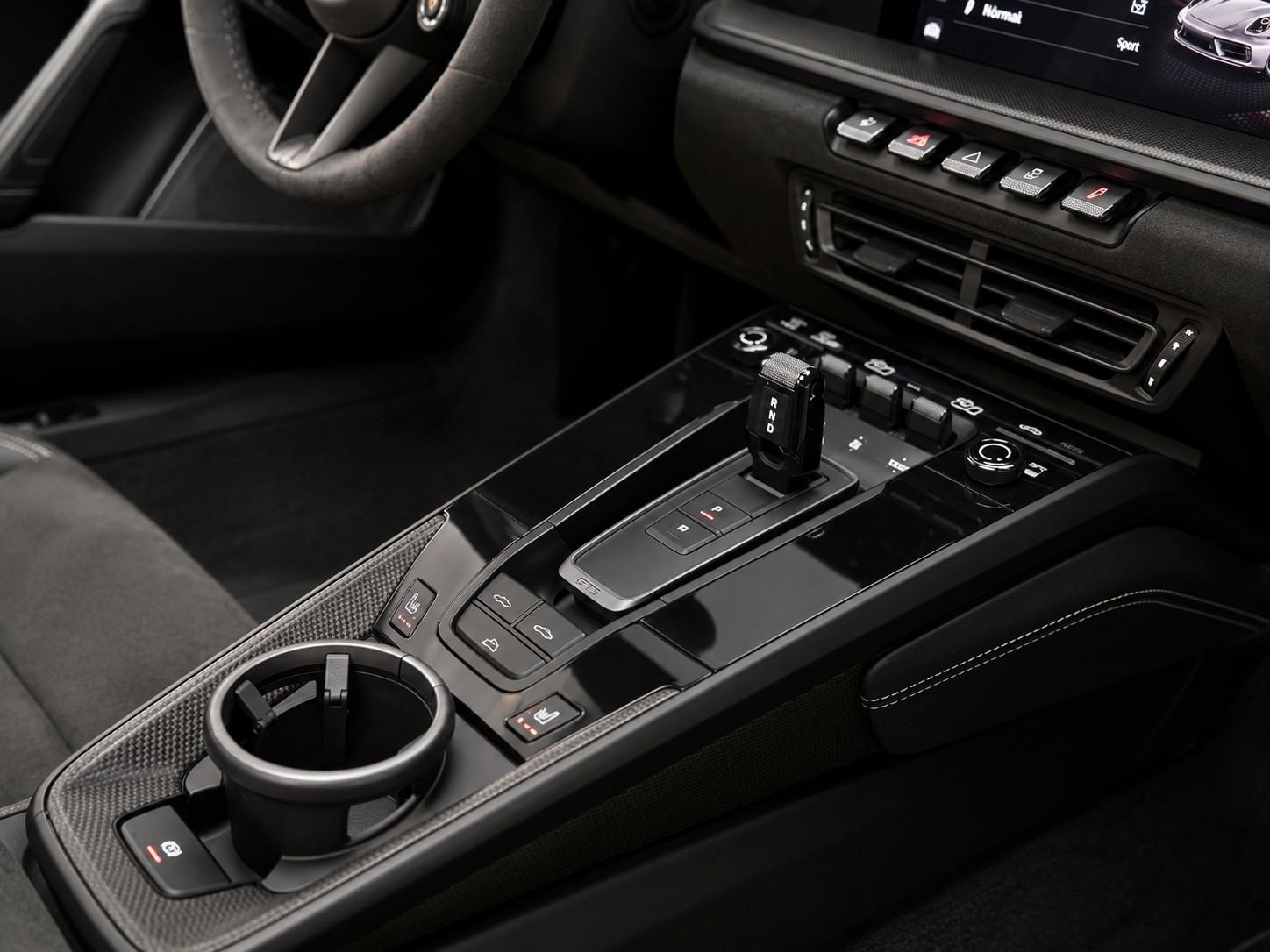 Porsche 992 GTS 4 CABRIO LIFT/BURMESTER/360/CHRONO/SPORT