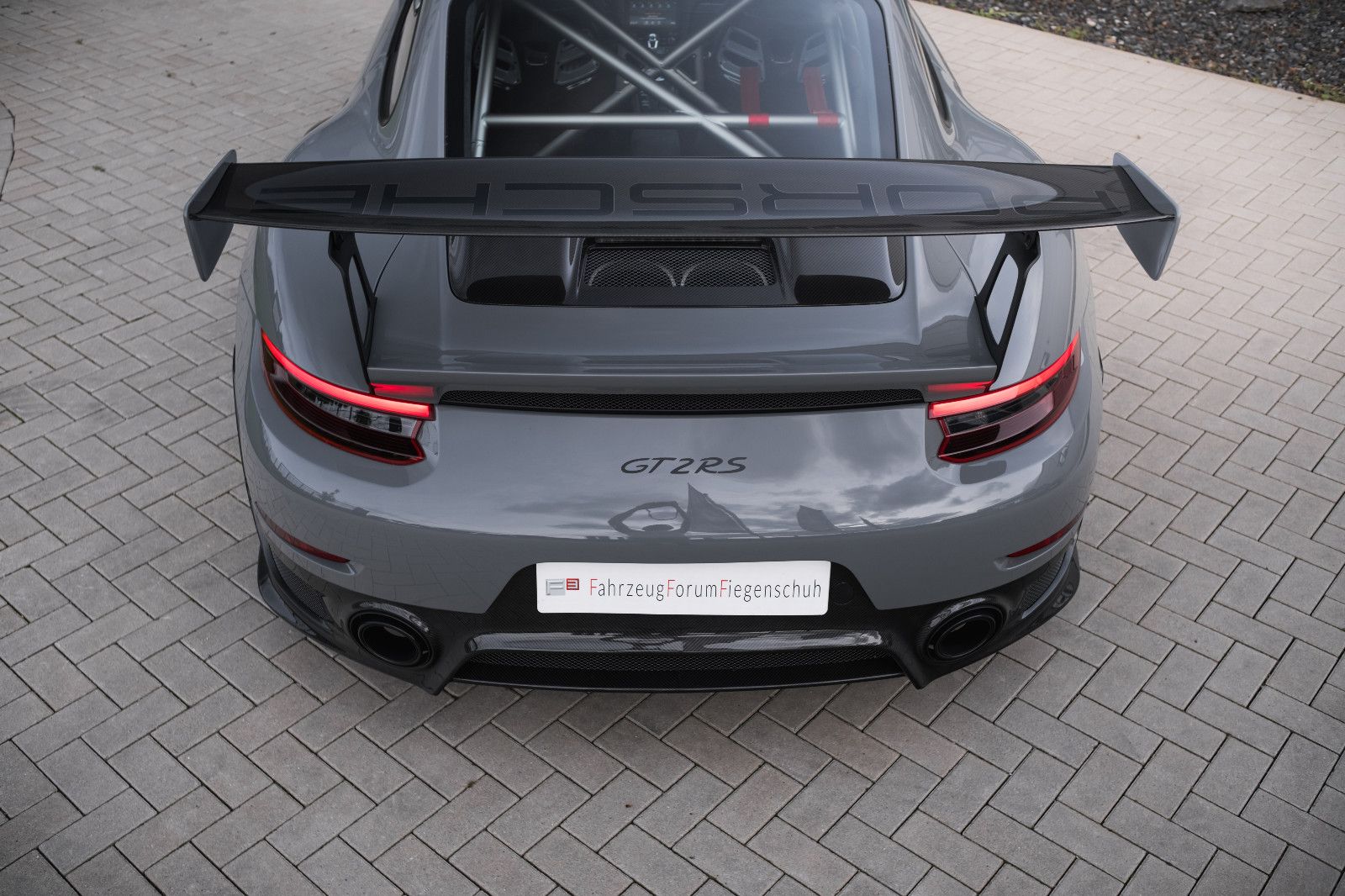 Fahrzeugabbildung Porsche 991/911 GT2 RS, PTS, Weissach, Clubsport, Lift