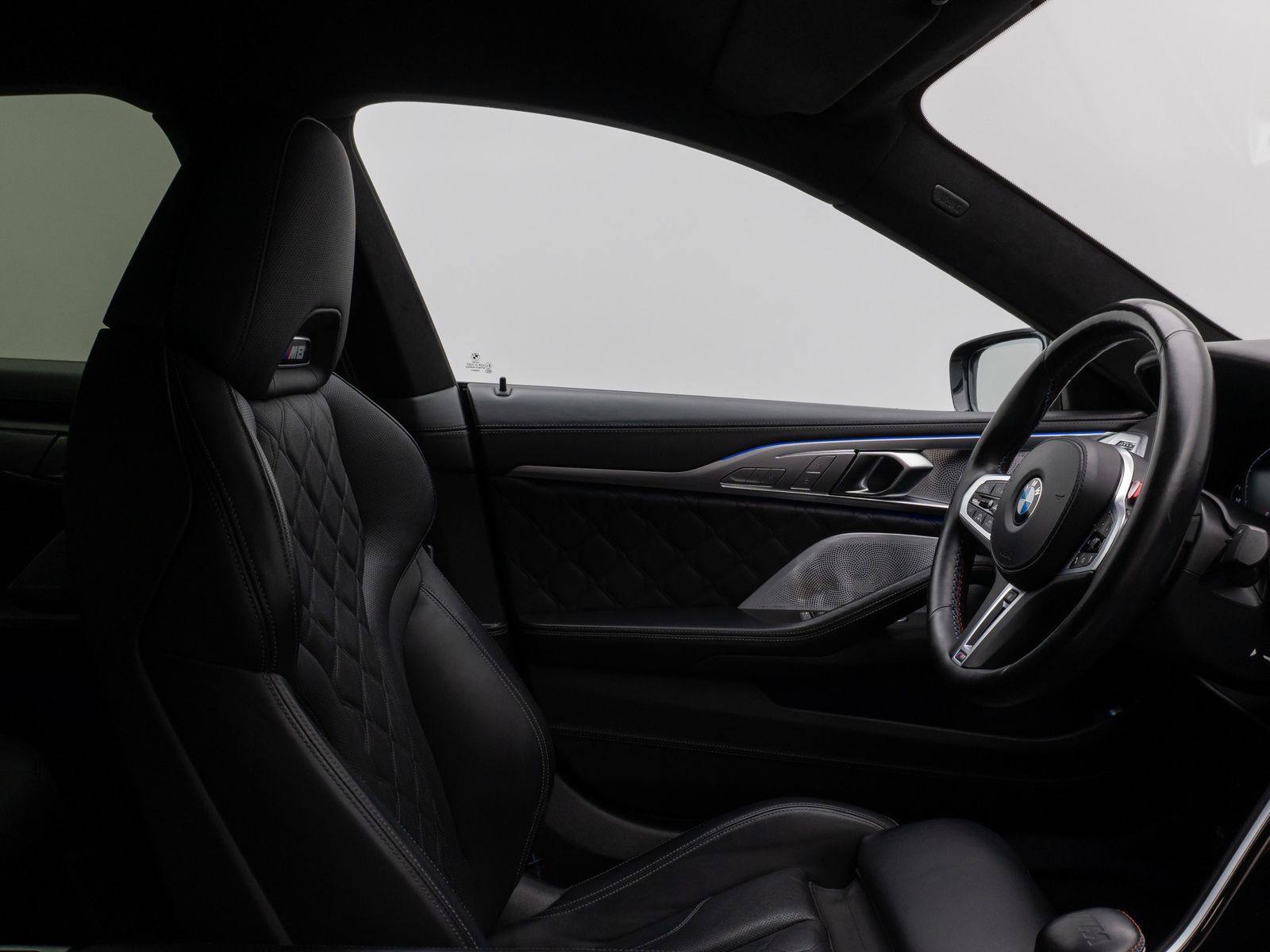 Fahrzeugabbildung BMW M8 Competition xD Gran Coupé SoftCL 360°TV Laser