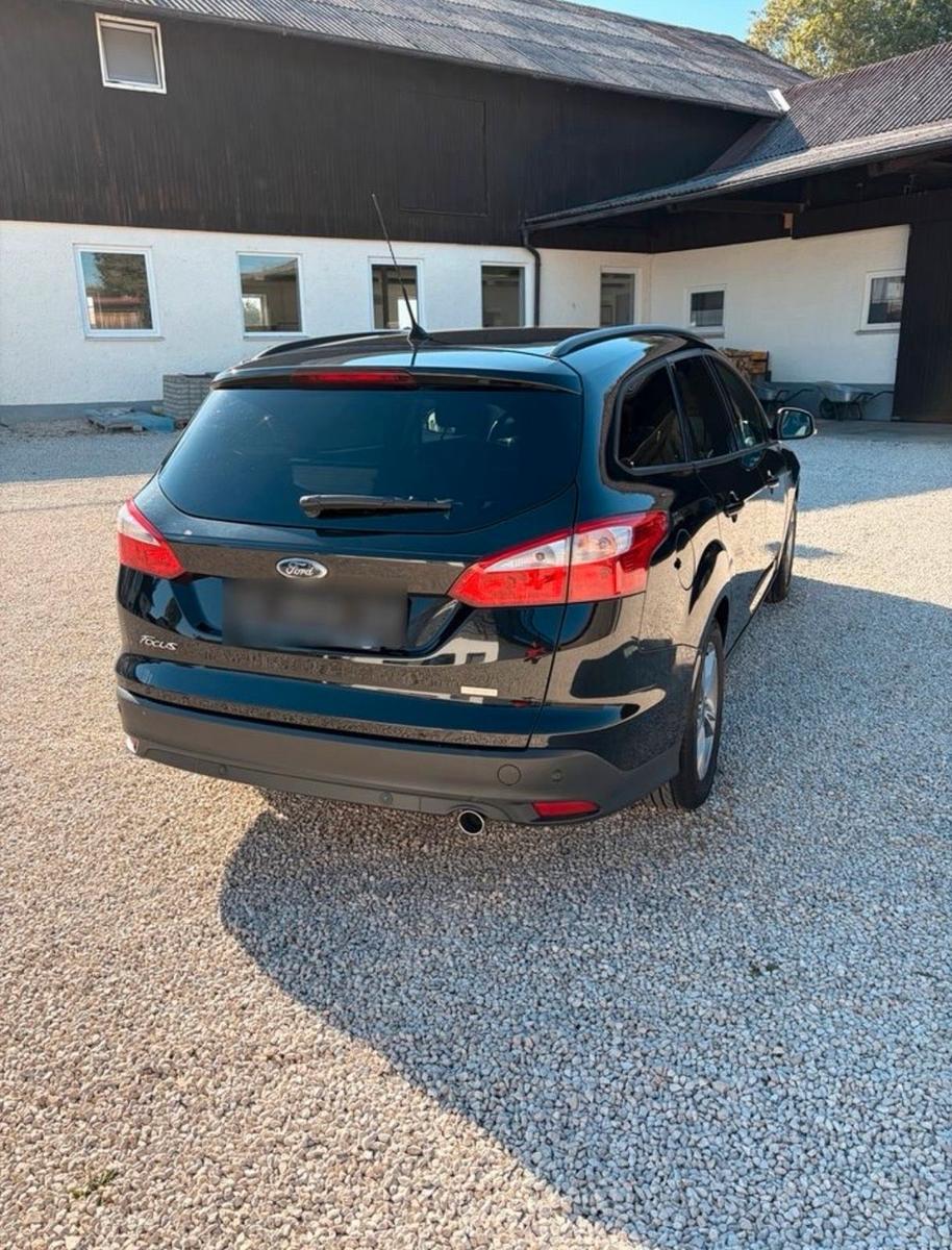 Ford Focus 2013 — interior
