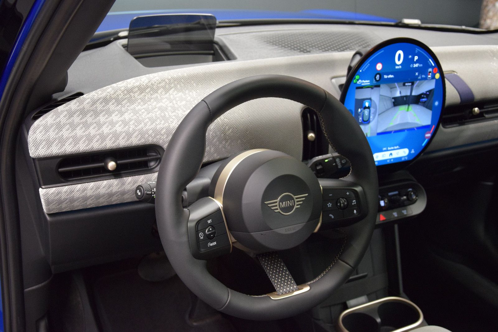 Fahrzeugabbildung MINI Cooper C Favoured Trim 5-Türen Paket-L Pano h/k