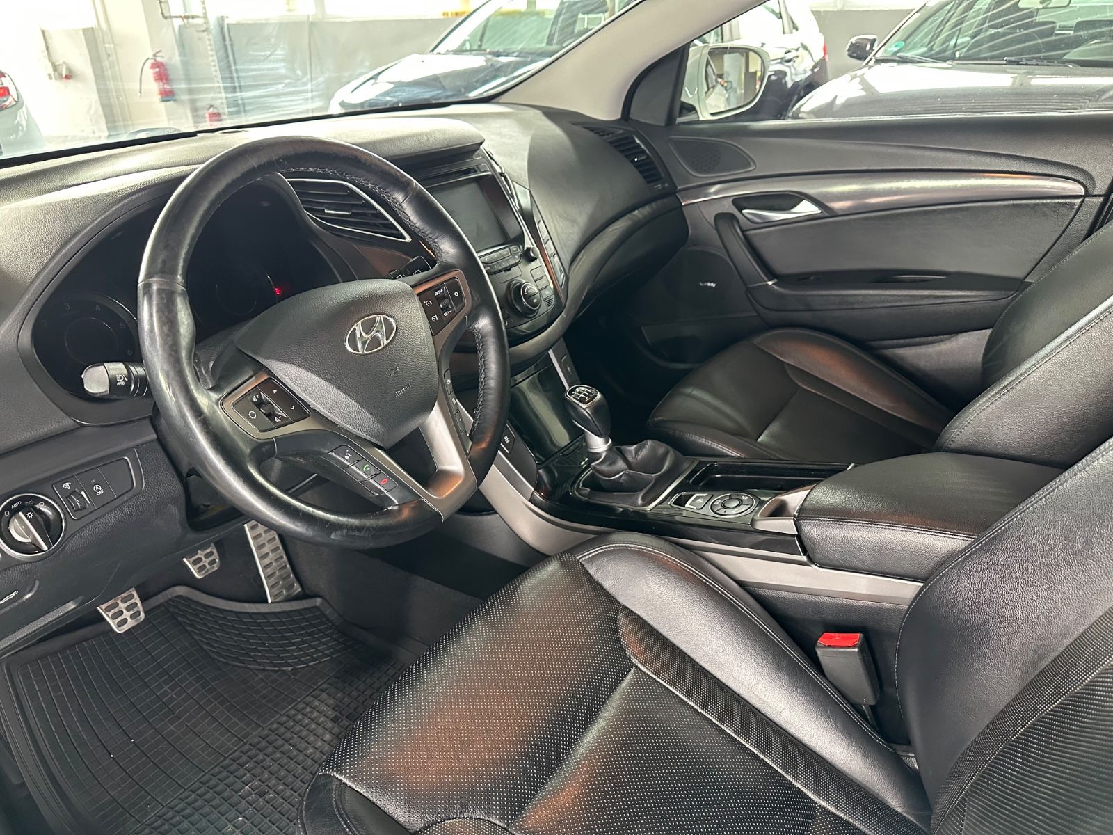 i40 Premium*Navi*Kamera*Heiz&KlimaSitze*ACC