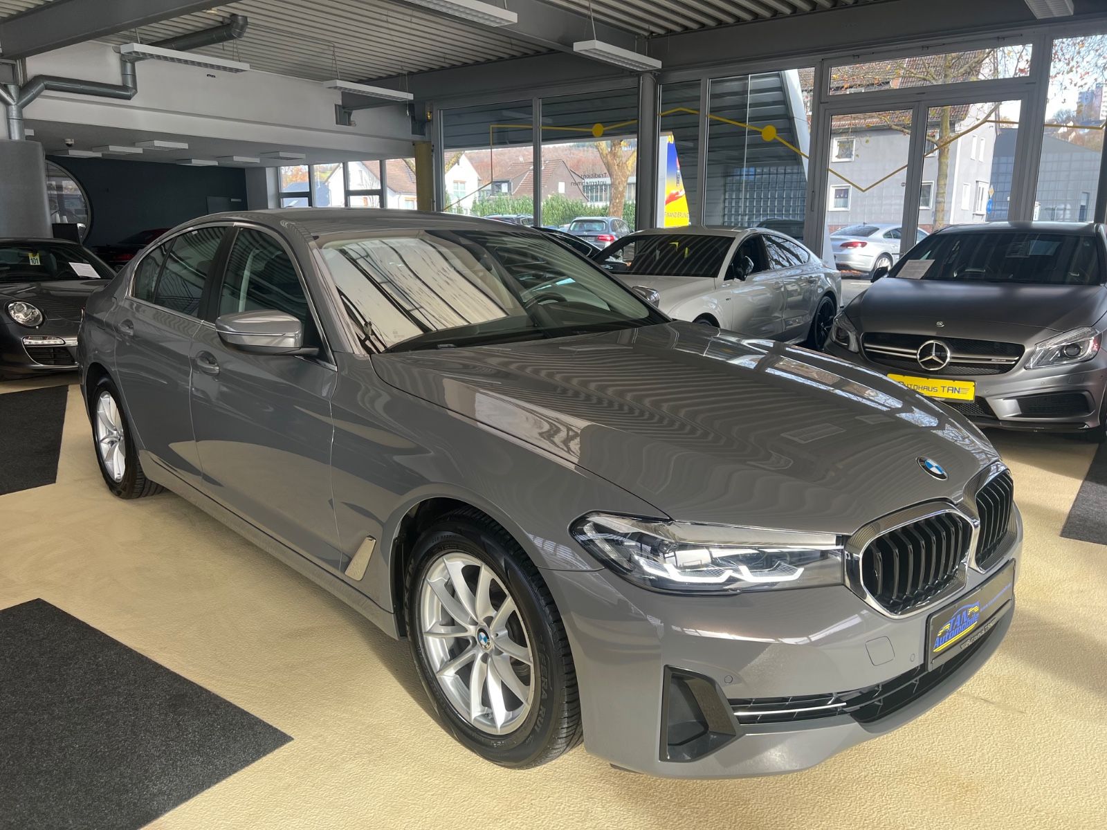 Fahrzeugabbildung BMW 520 d Lim. Mild Hybrid *SITZBELÜFTUNG*MEMORY*