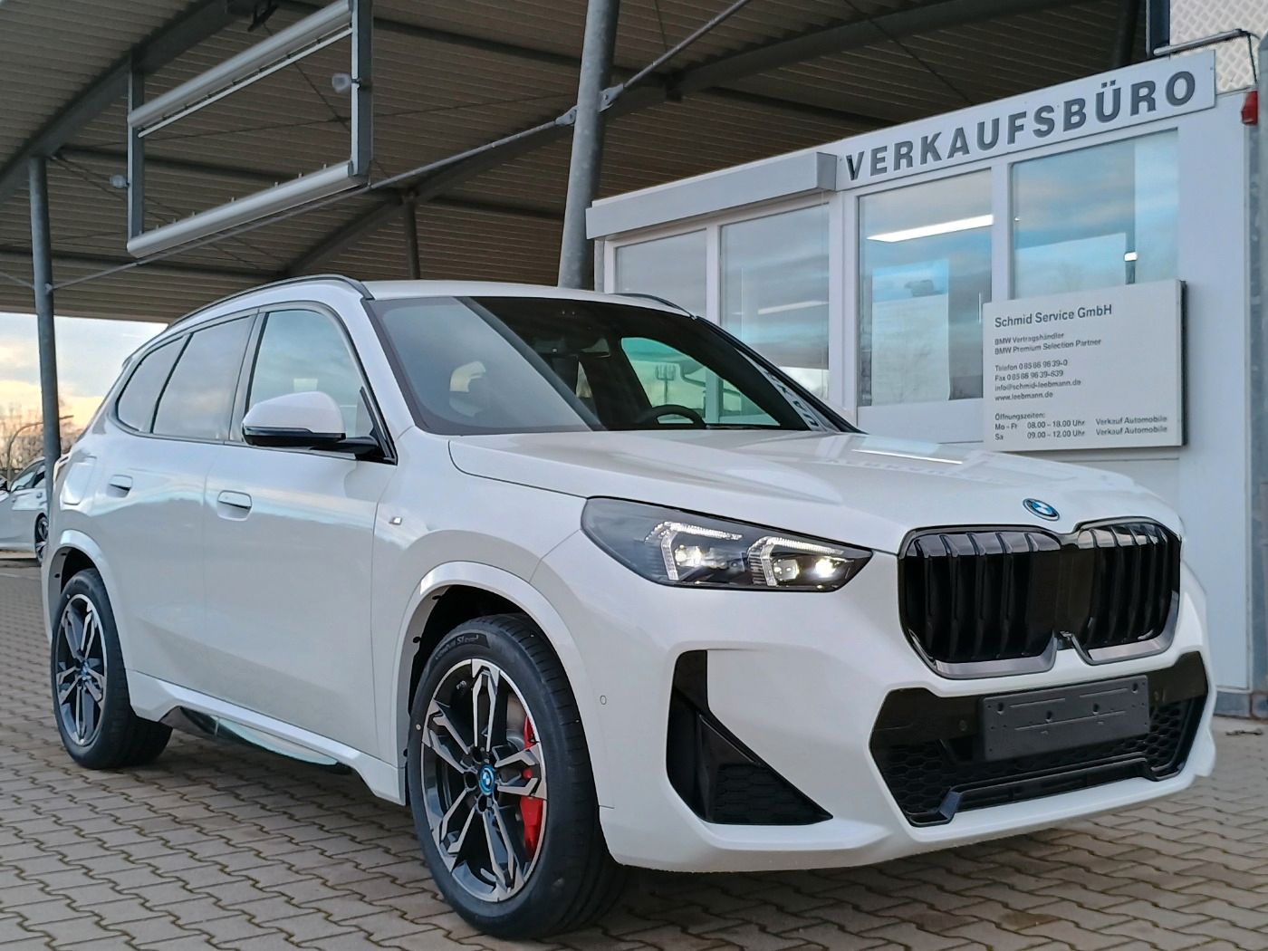 Fahrzeugabbildung BMW X1 xDrive30e M-Sportpaket-Pro AHK/HUD/Memory/HK