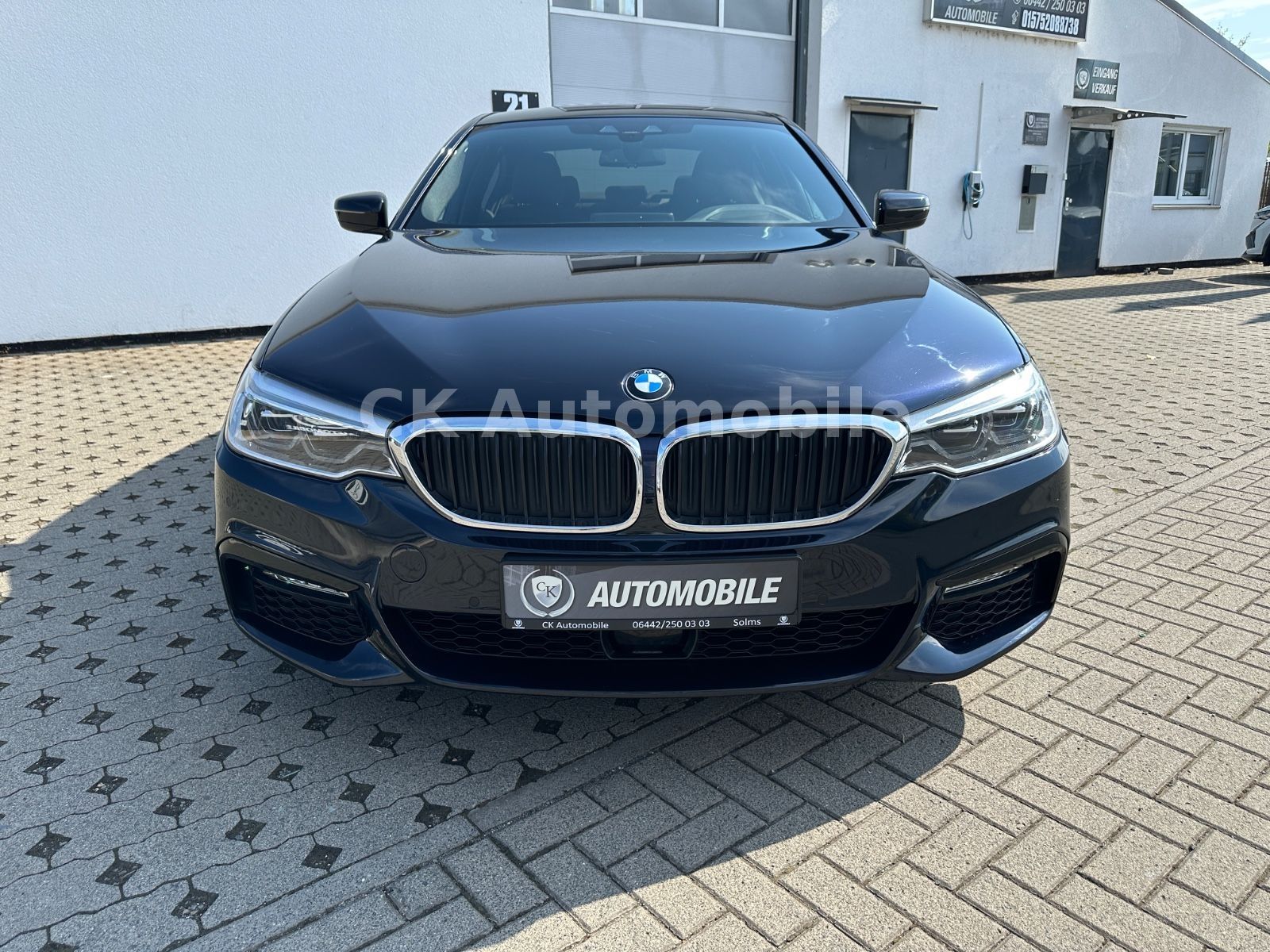 Fahrzeugabbildung BMW 520d xDrive Lim. M-Sport/Navi/Head-Up/LED