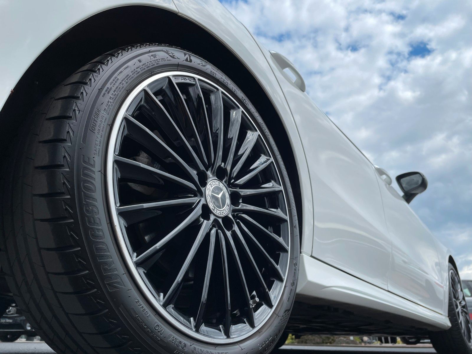 Fahrzeugabbildung Mercedes-Benz CLA 200 AMG Pano+R-Kamera+19"+TOTW+DISTR+MULITBE