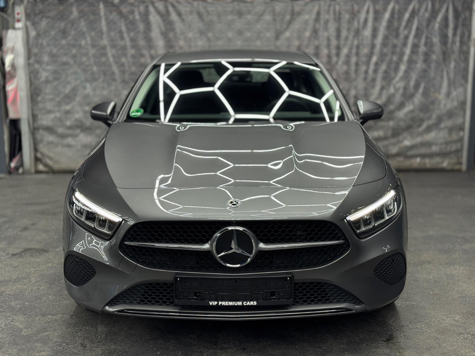 Mercedes-Benz A 180 Limousine Facelift Ambiente Widescreen Hyb