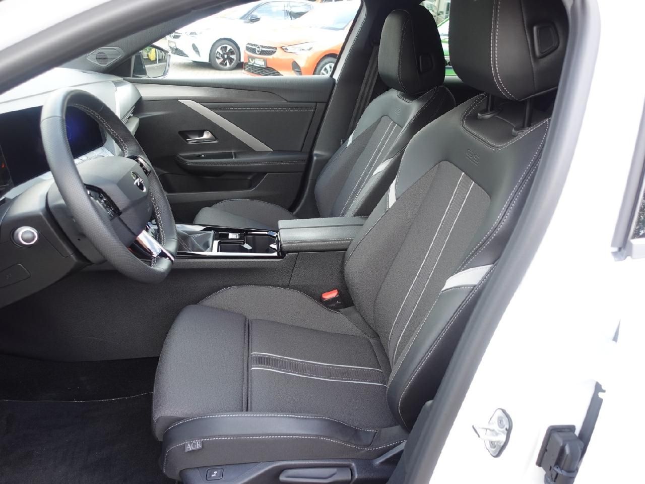 Fahrzeugabbildung Opel Astra L Lim. 1,2 GS Line