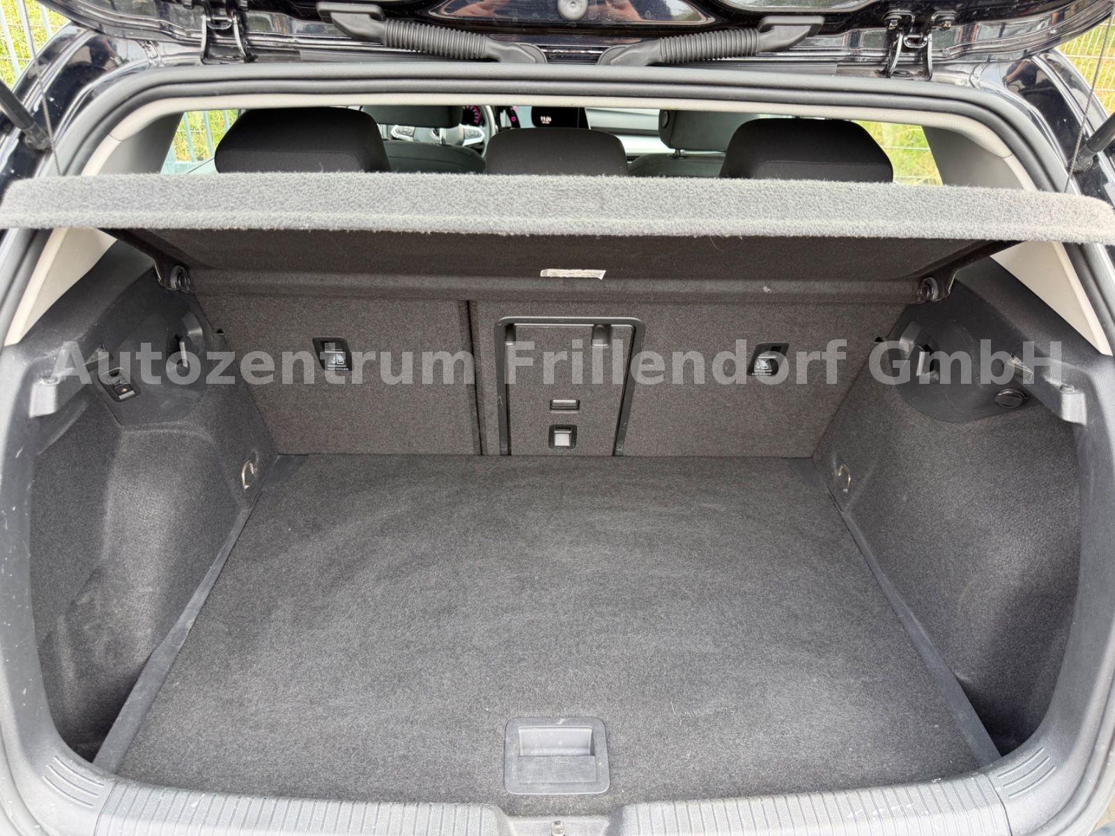 Volkswagen Golf VIII Lim. Life NAVI/IQ/AMBIENTE BELEUCHTUNG, миниатюра 8
