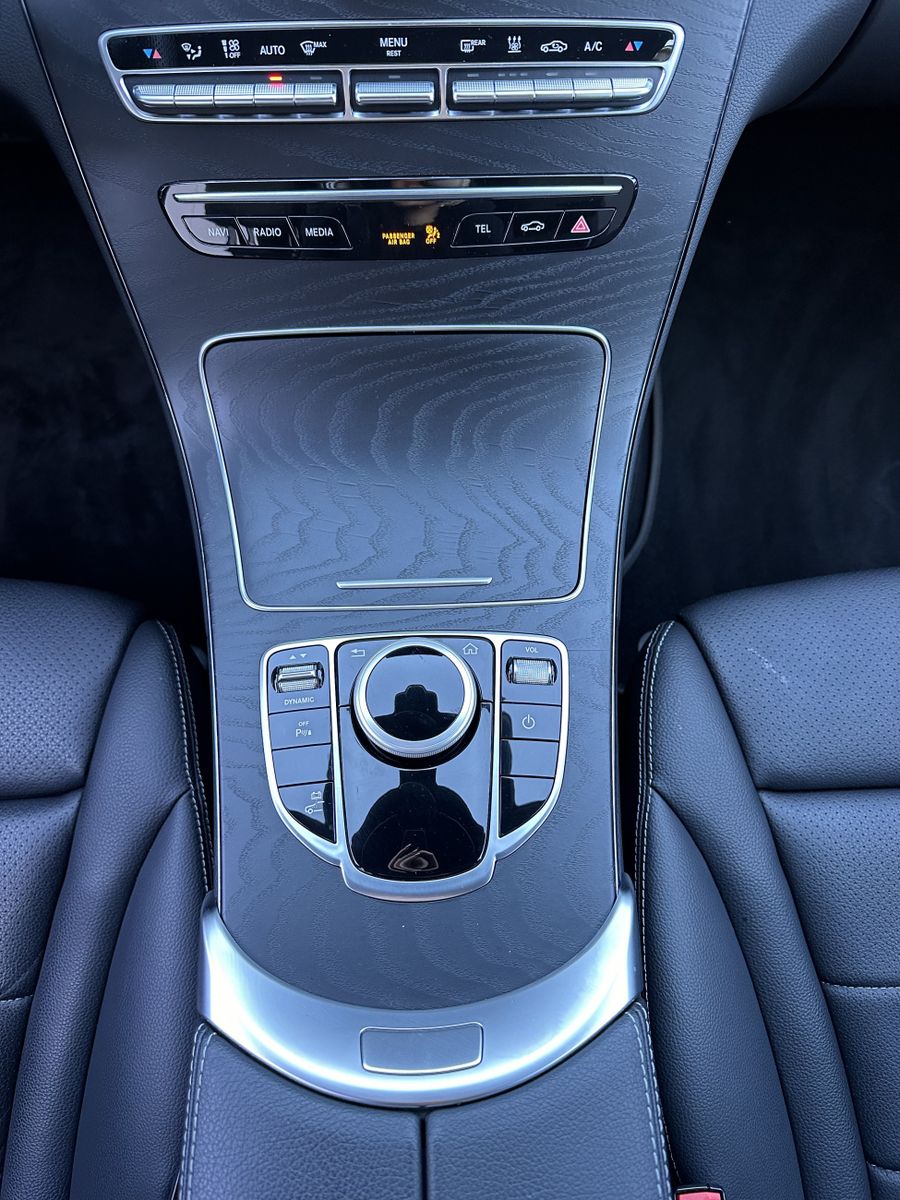 Fahrzeugabbildung Mercedes-Benz C 300e 4Matic AMG-Line NAV+LED+WIDESCREEN+HUD+PP