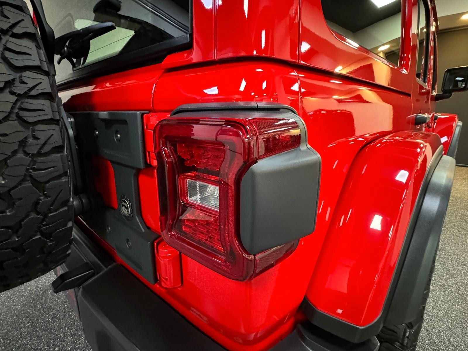 Fahrzeugabbildung Jeep RUBICON 392-6.4L HEMI V8-RECON 35"-STEEL BUMPER