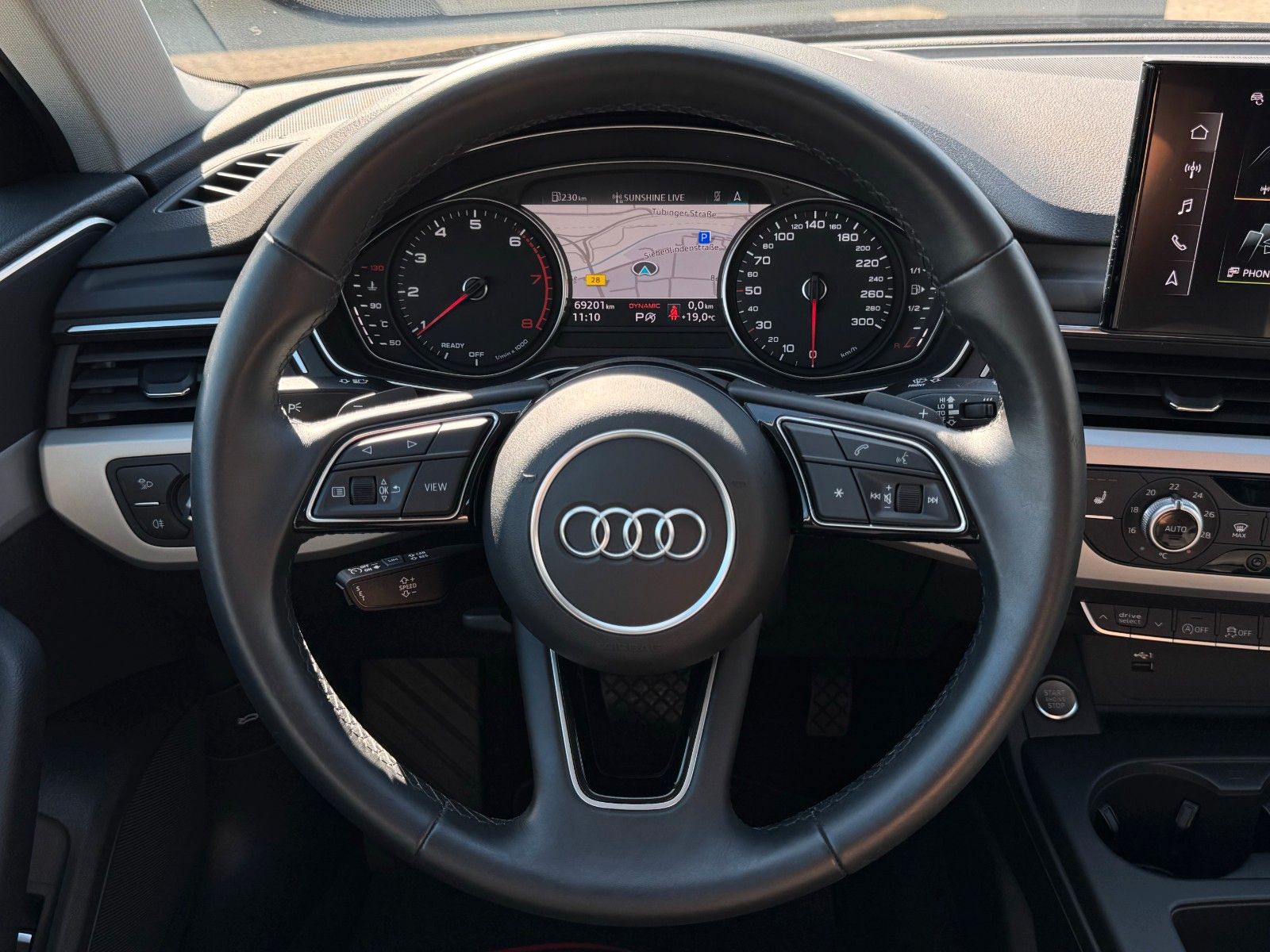 Fahrzeugabbildung Audi A4 Allroad 45 TFSI quattro Pano Temp. Navi SHZ