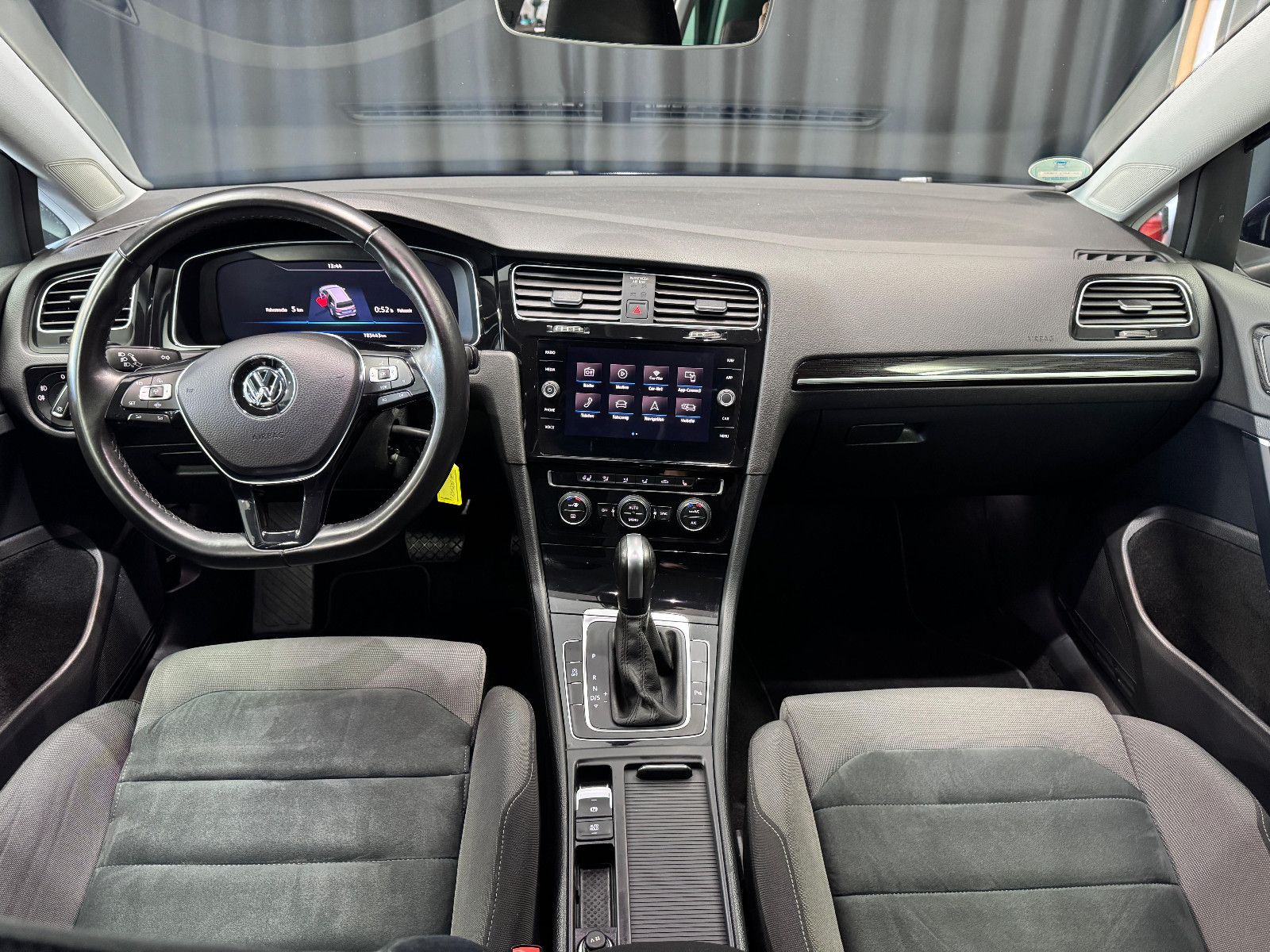 Fahrzeugabbildung Volkswagen Golf VII Variant Highline|Massage|DIGI-TACHO|DSG