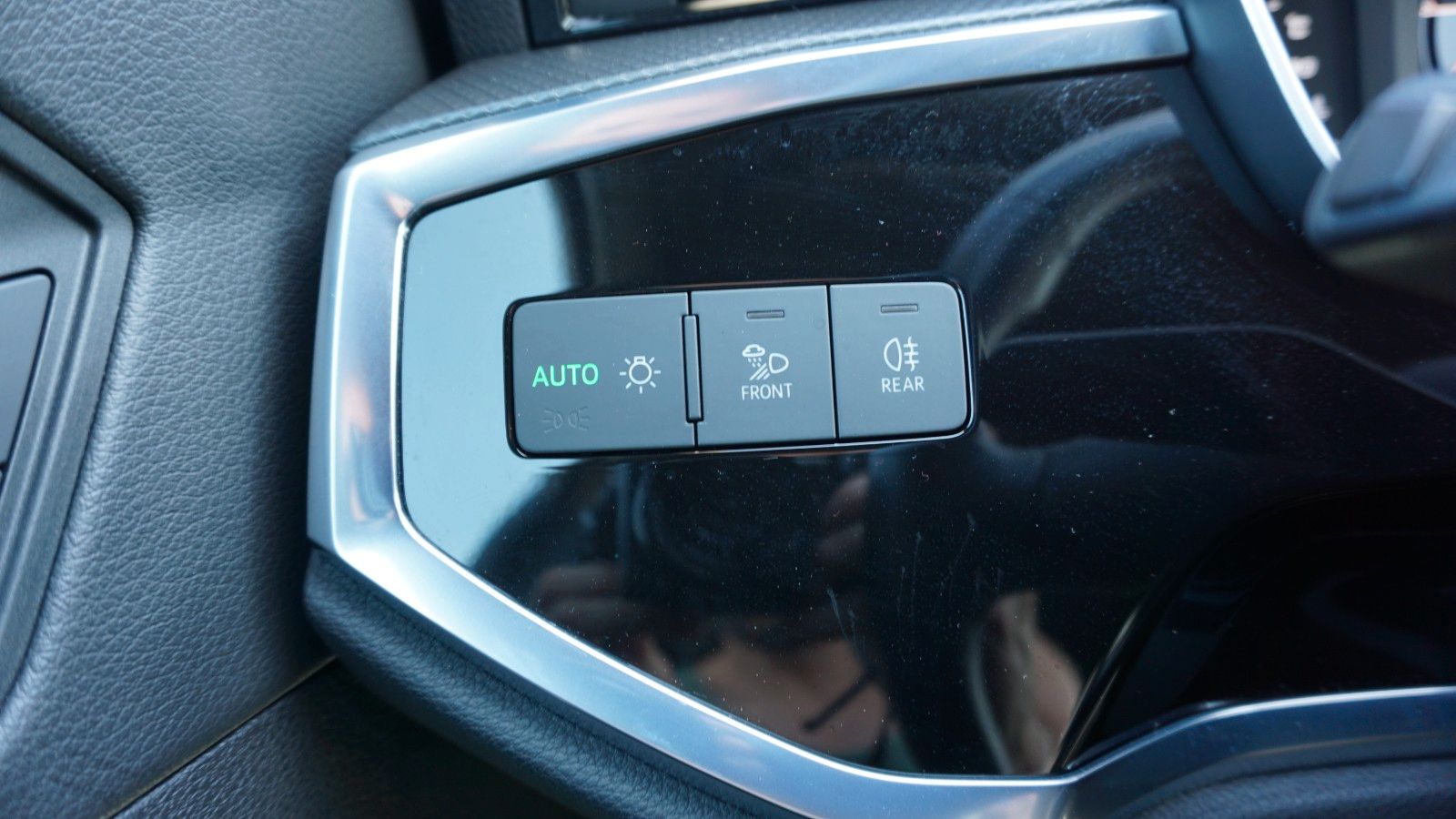 Fahrzeugabbildung Audi Q3 35 TFSI S Line Black Paket,LED,Navi,ACC,AHK