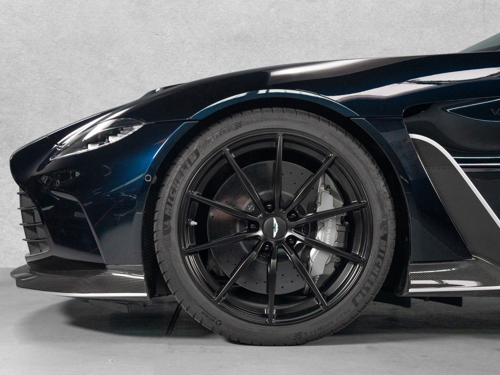 Aston Martin V12 Vantage - Bild 9