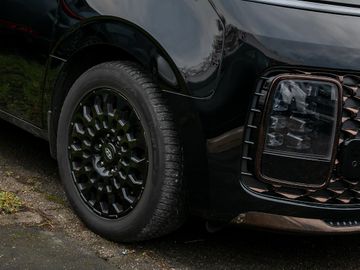 Hyundai Staria 2.2 Signature 4WD Leder Autobahnassistent