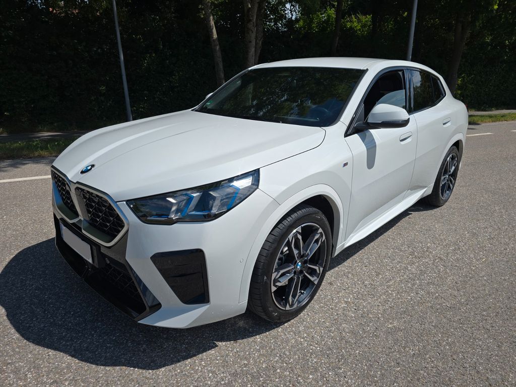 Image of BMW X2