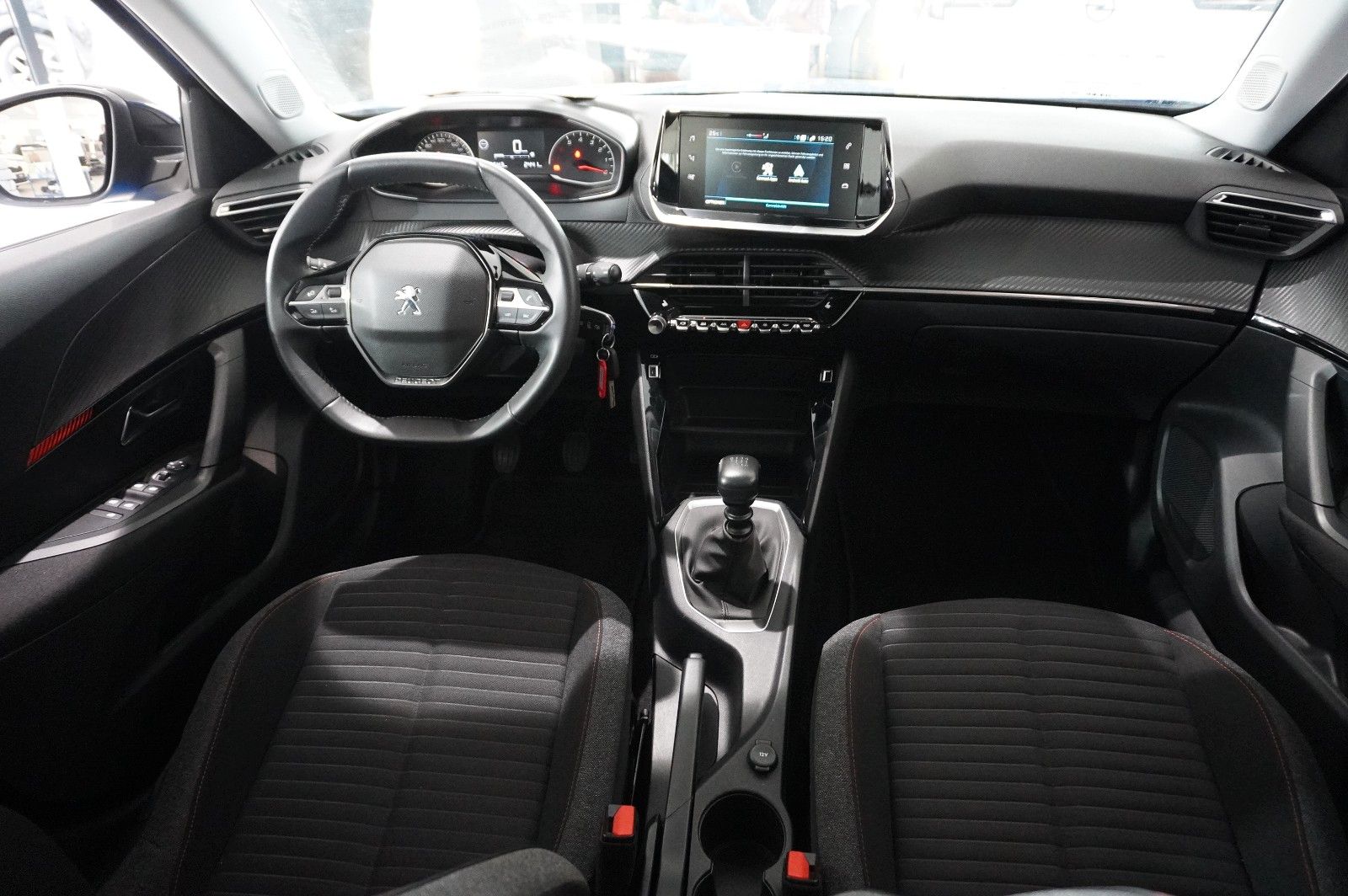 Fahrzeugabbildung Peugeot 2008 1.2 PURETECH NAVI/SHZ/KAMERA/TEMP/DAB+