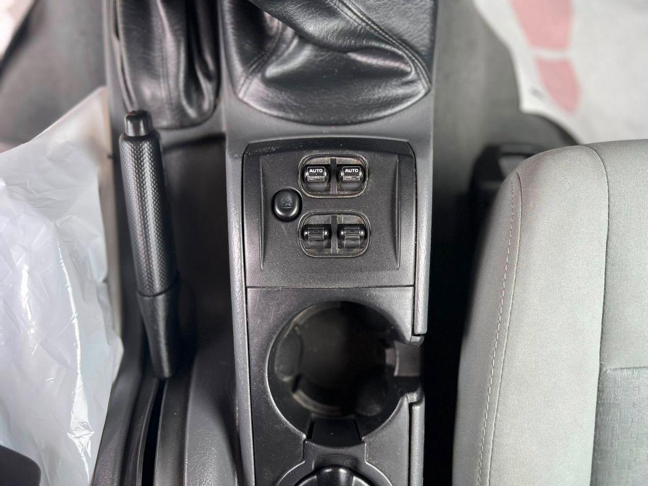 Jeep Cherokee 2006 — photo 15
