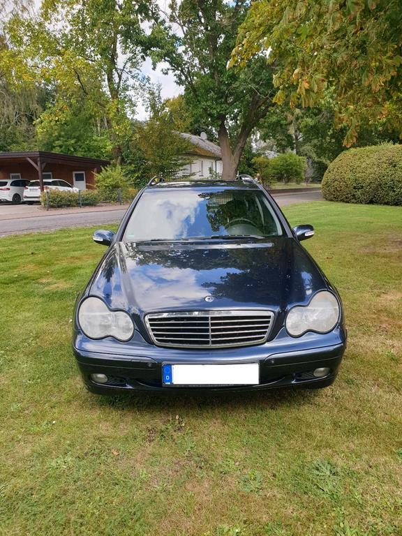 Mercedes-Benz C 220