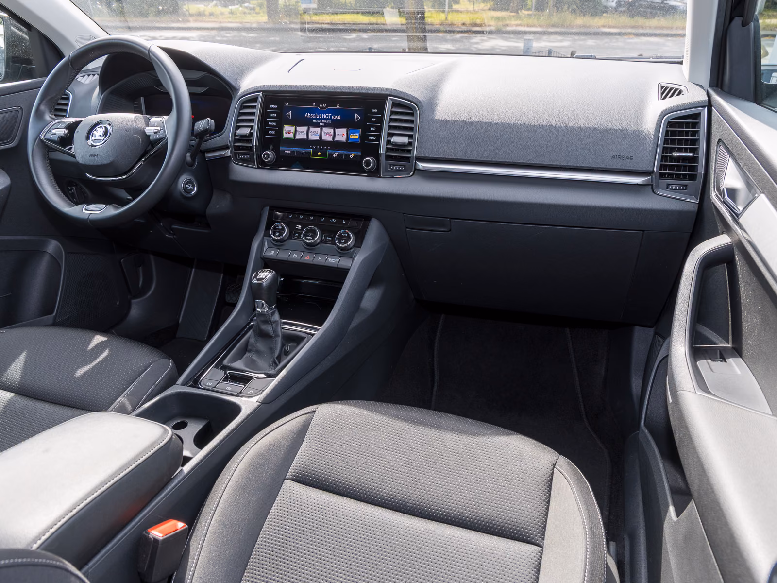 Skoda Karoq 1.0 TSI Tour KESSY REARVIEW LED PDC SITZHZ