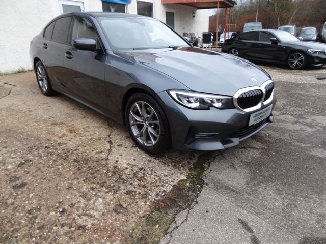 Fahrzeugabbildung BMW 320d Sport Line/1.Hd/Virtual/AHK/Leder Navi/