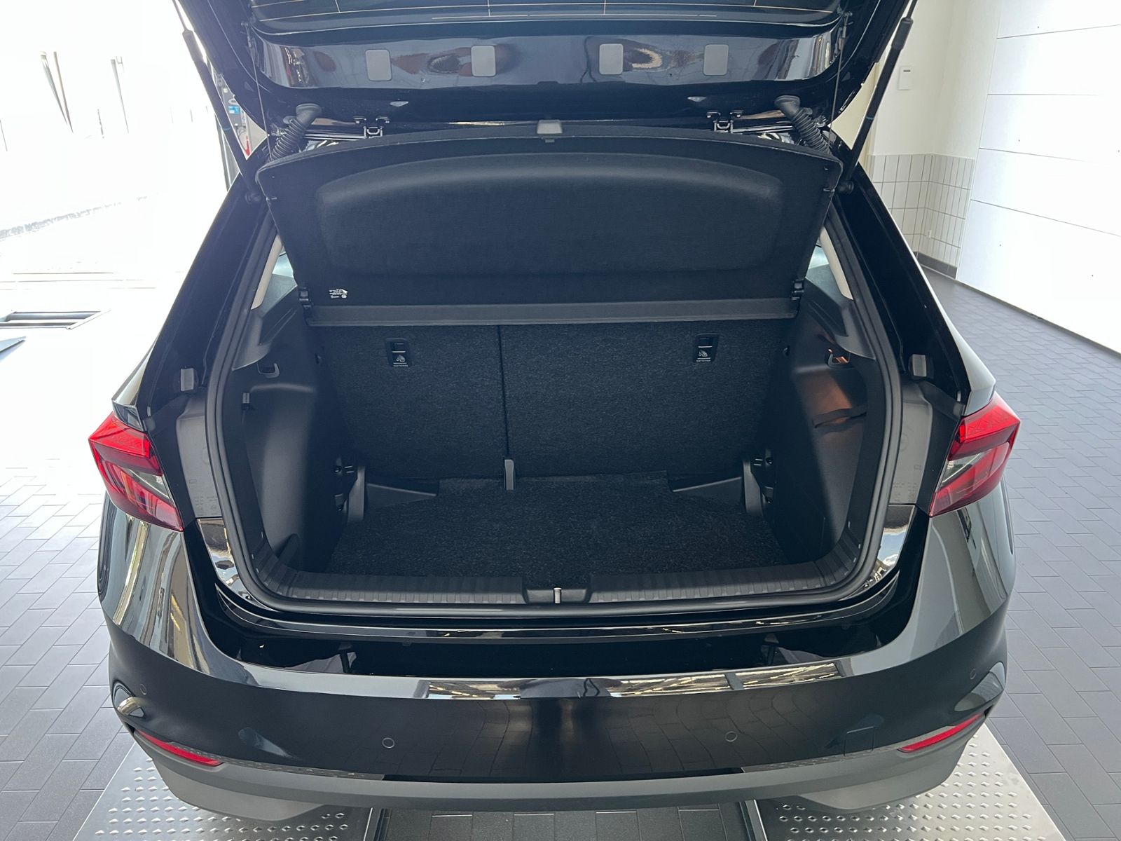 Fahrzeugabbildung SKODA Fabia Selection 1.0 TSI *LED, Climatronic, Sitzh