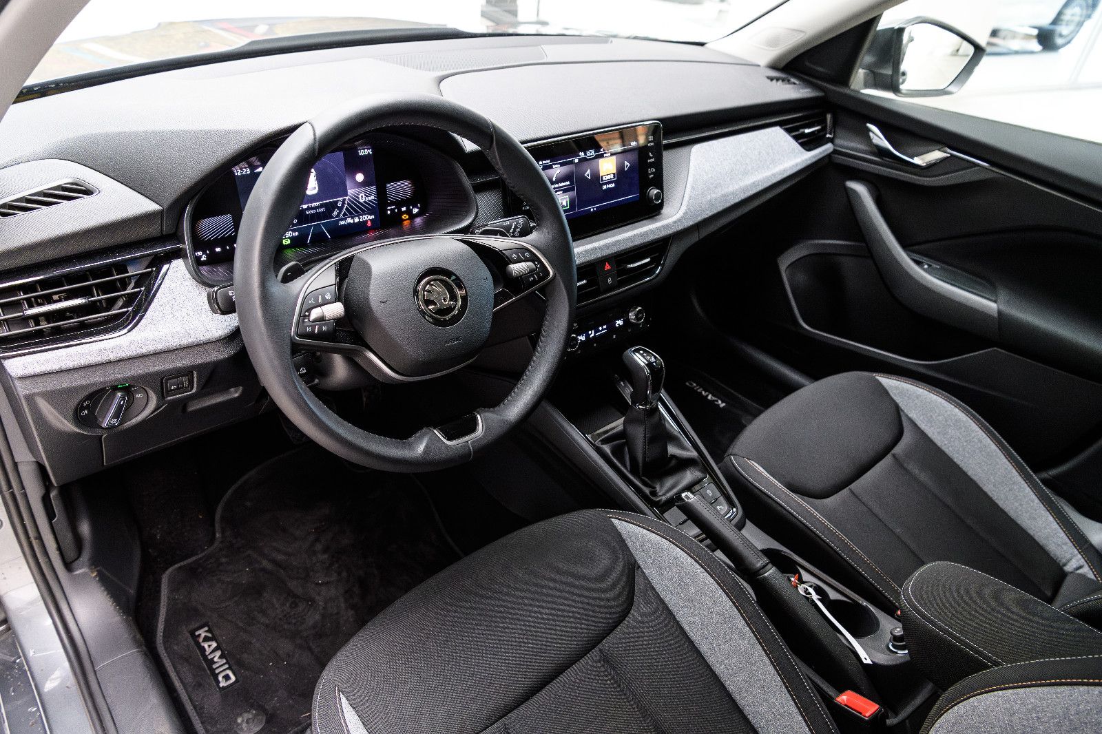 Fahrzeugabbildung SKODA Kamiq Selection 1.0 TSI LED+KAMERA+ACC+APP