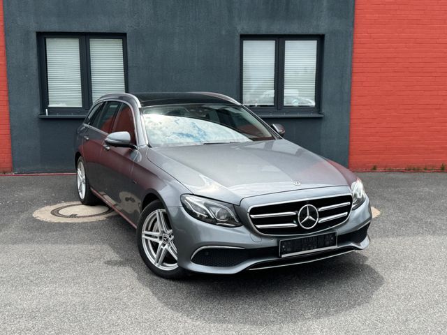 Mercedes-Benz E 300de Panorama-Dach