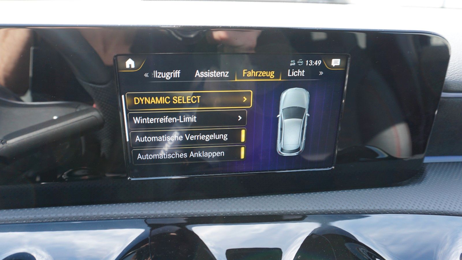 Fahrzeugabbildung Mercedes-Benz A 200 AMG Line,Navi, Keyless,Night-Pak,Panorama