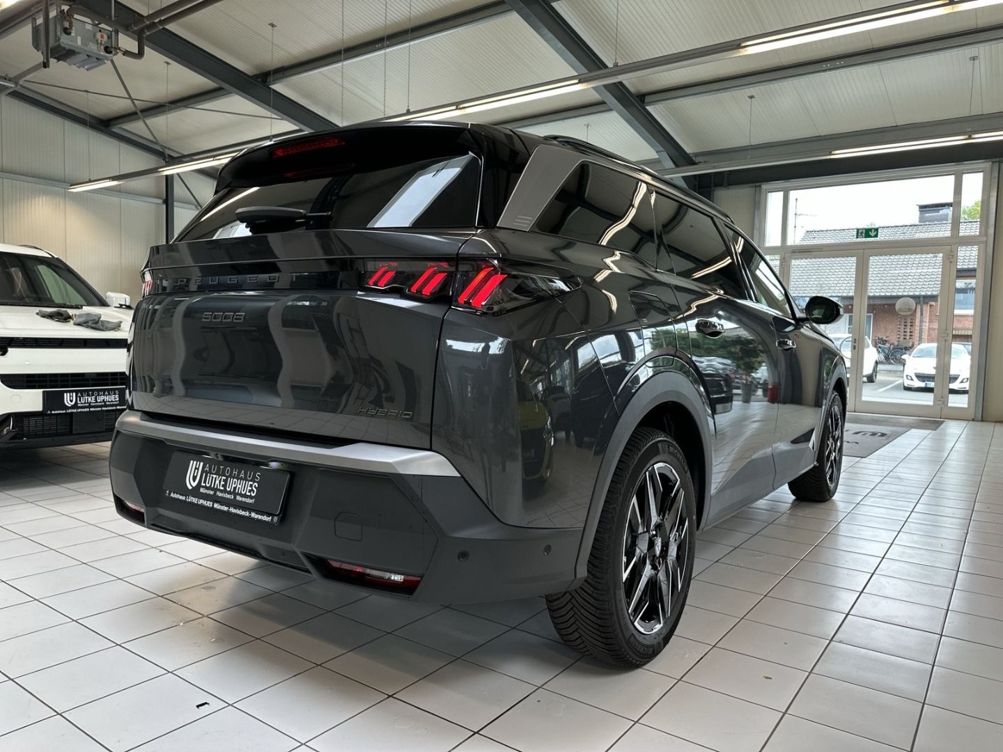 Fahrzeugabbildung Peugeot 5008 Allure HYBRID 145 e-DSC6 Navi LED CarPlay